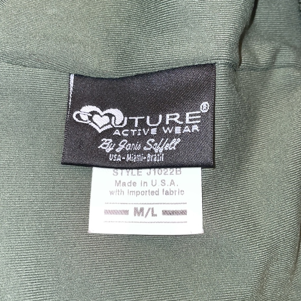 NWOT.  Couture Active Wear.  Size M/L - Picture 4 of 5
